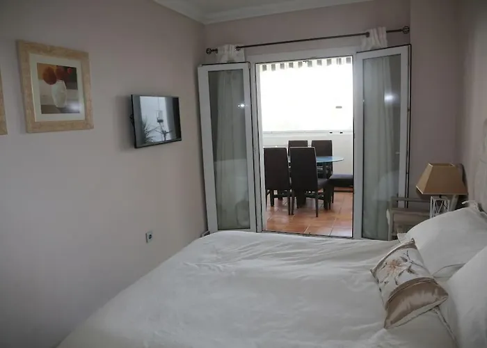 Stylish, Spacious Apartment With Sea View