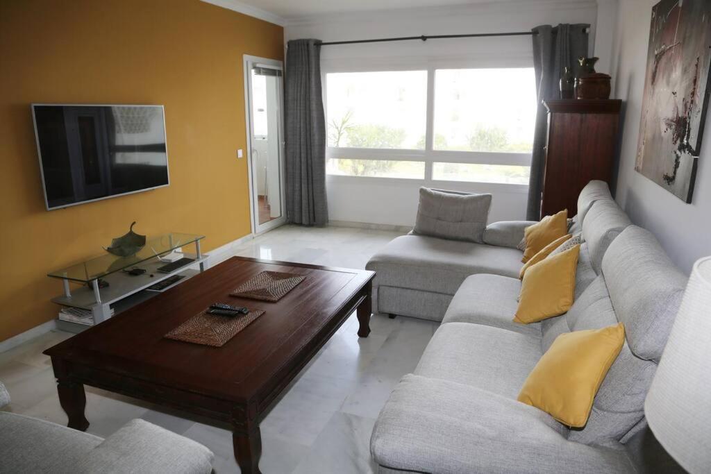 Stylish, Spacious With Sea View *