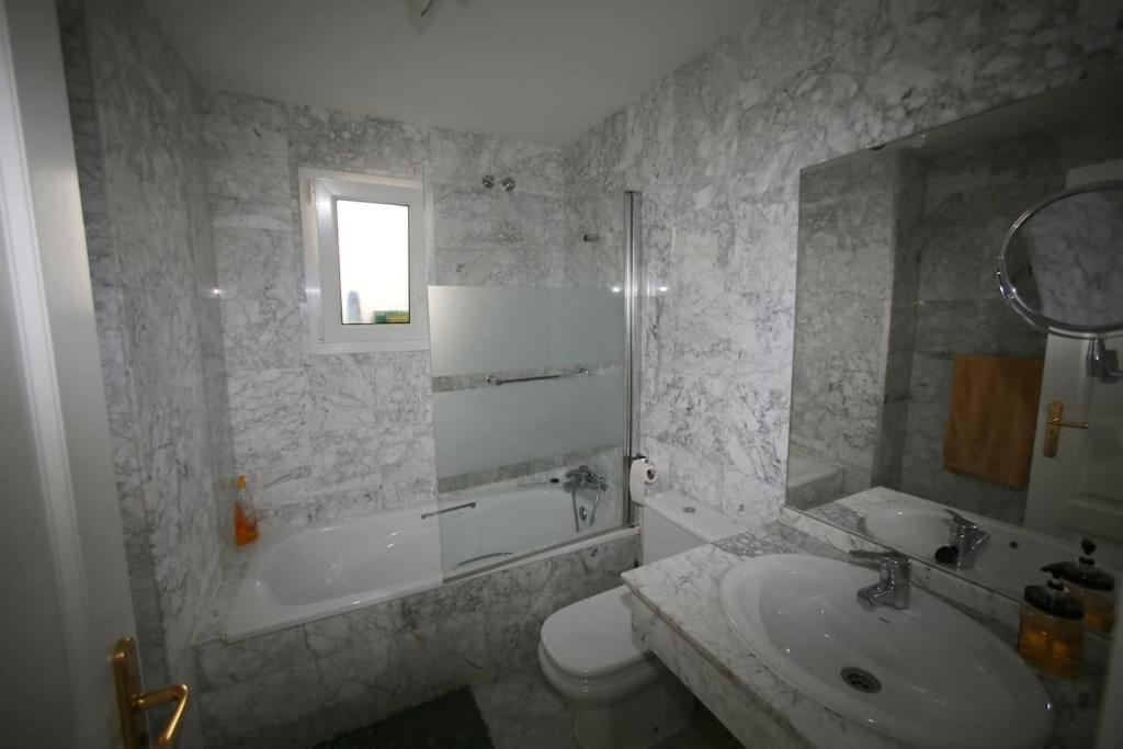 Stylish, Spacious With Sea View Appartement Marbellac